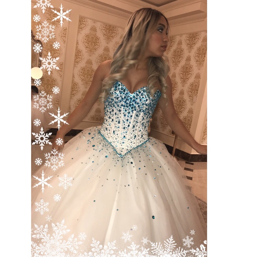 Morí lee Dress